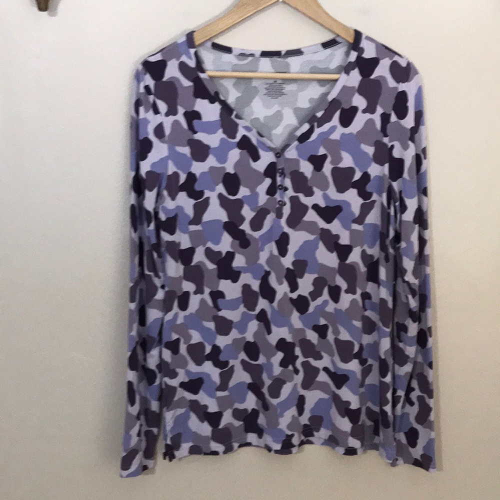 Duluth Trading Long Sleeve‎ Camo Top. Medium